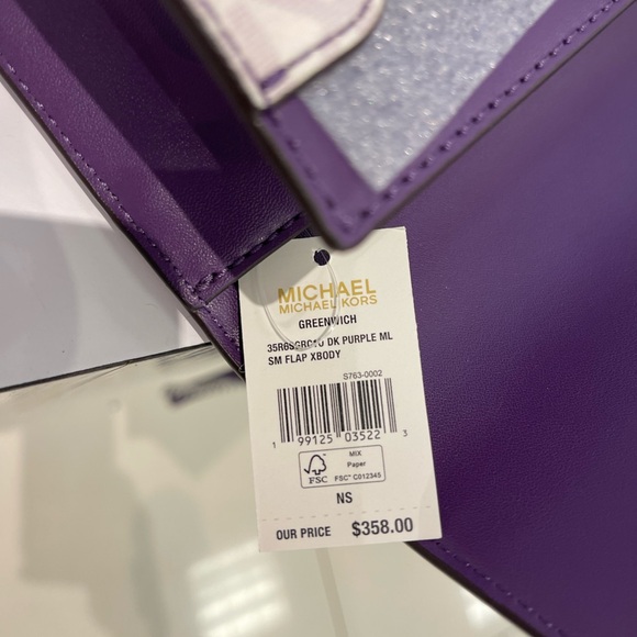 MICHAEL KORS Greenwich Md Ombré Signature Logo Tri-Fold Wallet
Dark Purple Multi - Picture 16 of 16